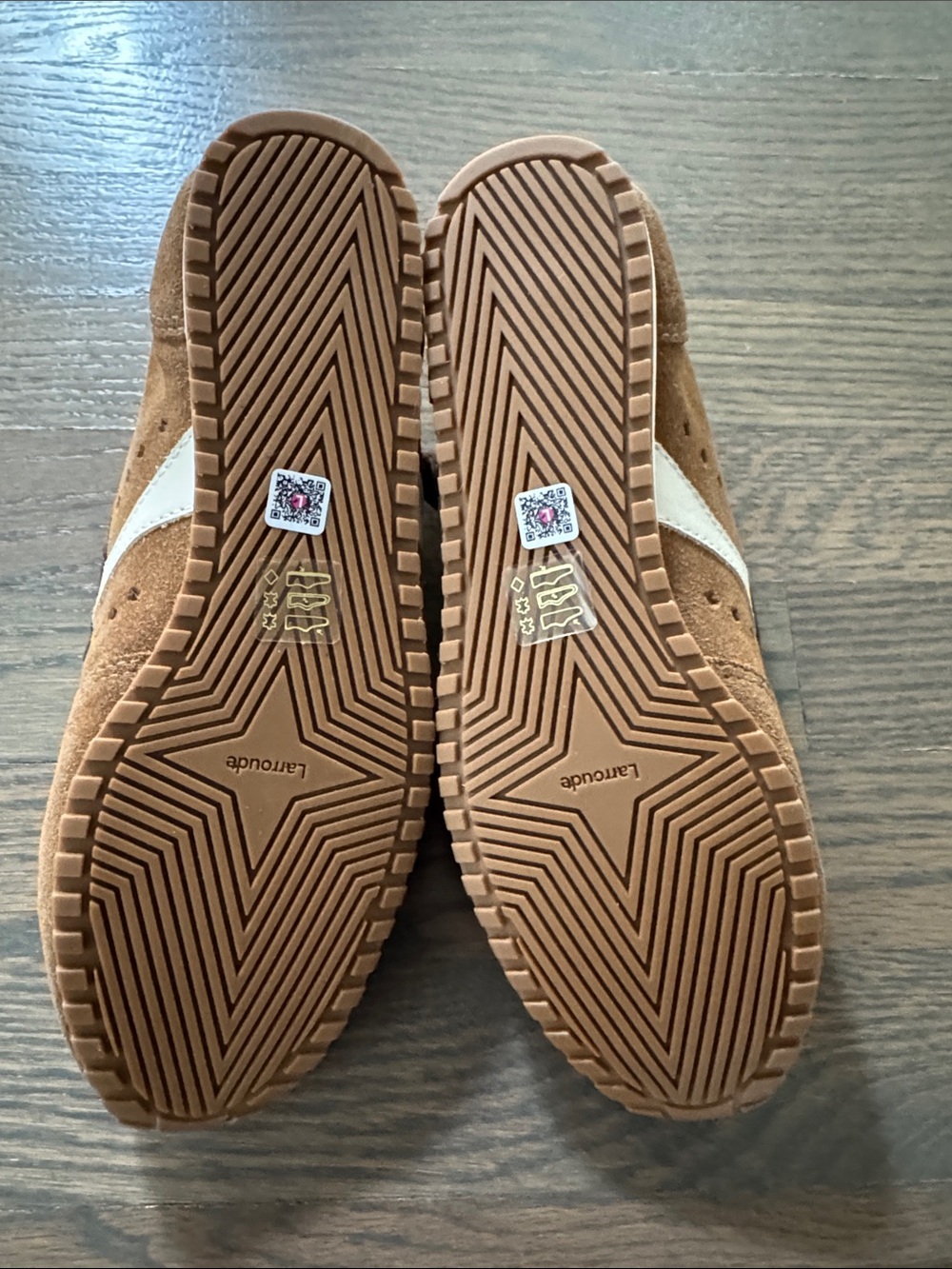 Larroude Stella ballerina Tan Sneakers new in box russet 7.5 - Picture 6 of 7